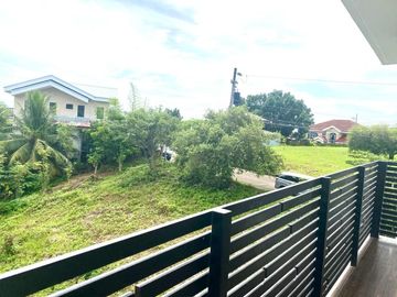 Spacious 6 Bedrooms House with Pool in Uphill Royale Cebu