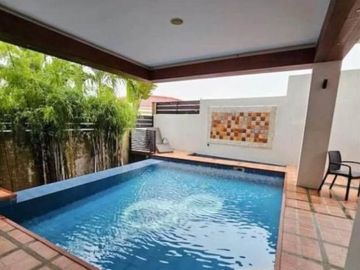 Spacious 6 Bedrooms House with Pool in Uphill Royale Cebu