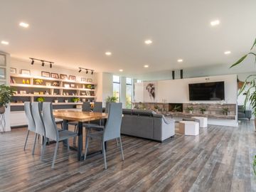 Venta Casa, Tenjo, amplia 1 piso, 4 habitaciones, 5 baños.