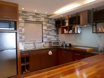 173.5 sq.m. upscale beach condo unit in a resort community-Lapu-Lapu City @ P15M