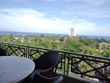 173.5 sq.m. upscale beach condo unit in a resort community-Lapu-Lapu City @ P15M