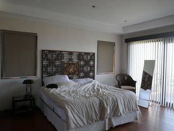 173.5 sq.m. upscale beach condo unit in a resort community-Lapu-Lapu City @ P15M