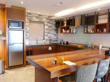 173.5 sq.m. upscale beach condo unit in a resort community-Lapu-Lapu City @ P15M