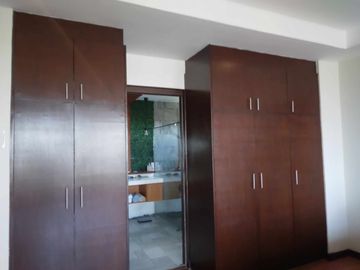 173.5 sq.m. upscale beach condo unit in a resort community-Lapu-Lapu City @ P15M
