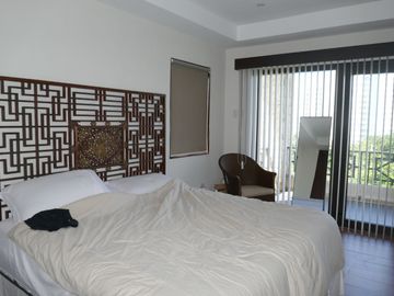 173.5 sq.m. upscale beach condo unit in a resort community-Lapu-Lapu City @ P15M