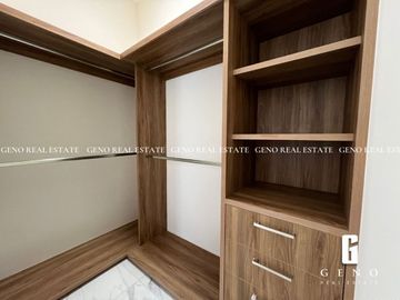 CASA EN VENTA EN ASTURIAS CON PATIO AMPLIO