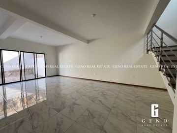 CASA EN VENTA EN ASTURIAS CON PATIO AMPLIO