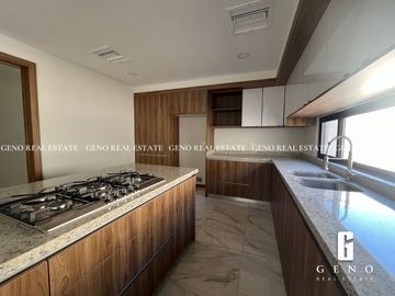 CASA EN VENTA EN ASTURIAS CON PATIO AMPLIO