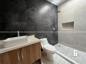 CASA EN VENTA EN ASTURIAS CON PATIO AMPLIO