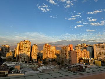 REBAJADO!! Cómodo Dpto 2 Dorm 2 Baño, Estac. y Bod. en Barrio Histórico