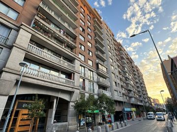 REBAJADO!! Cómodo Dpto 2 Dorm 2 Baño, Estac. y Bod. en Barrio Histórico