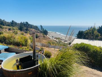 Casa vista al mar, Tres Peñas, Pelluhue.