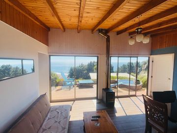 Casa vista al mar, Tres Peñas, Pelluhue.