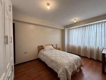 Departamento central en venta en avenida universitaria