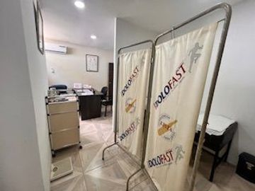 Venta de Oficina en Condominio Pegar, Calles Colon Entre Boyaca y Chimborazo, Gye