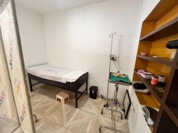 Venta de Oficina en Condominio Pegar, Calles Colon Entre Boyaca y Chimborazo, Gye