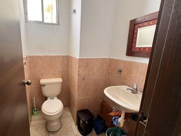 Venta de Oficina en Condominio Pegar, Calles Colon Entre Boyaca y Chimborazo, Gye