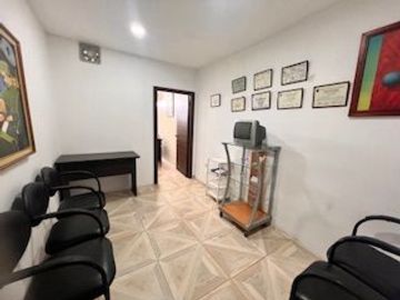 Venta de Oficina en Condominio Pegar, Calles Colon Entre Boyaca y Chimborazo, Gye