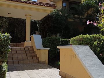 ¡¡ HERMOSA RESIDENCIA EN VENTA !! EN COLINAS DE SAN JAVIER