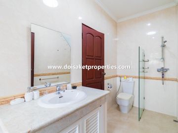 (HS332-04) Outstanding 4-Bedroom Family Home with Swimming Pool for Sale in Luang Nuea, Doi Saket