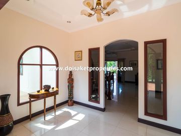 (HS332-04) Outstanding 4-Bedroom Family Home with Swimming Pool for Sale in Luang Nuea, Doi Saket