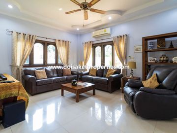 (HS332-04) Outstanding 4-Bedroom Family Home with Swimming Pool for Sale in Luang Nuea, Doi Saket
