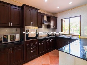 (HS332-04) Outstanding 4-Bedroom Family Home with Swimming Pool for Sale in Luang Nuea, Doi Saket