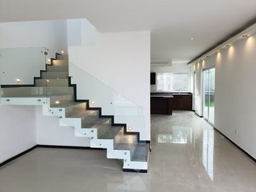 CASA EN PRE- VENTA EN  ARETELIA, CORREGIDORA PROLONG AMSTERDAM, 3 RECS, 2.5 BAÑOS, ESTUDIO, JARDIN, ALBERCA