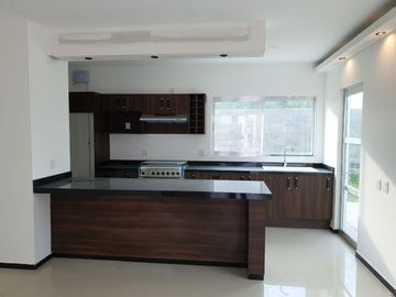 CASA EN PRE- VENTA EN  ARETELIA, CORREGIDORA PROLONG AMSTERDAM, 3 RECS, 2.5 BAÑOS, ESTUDIO, JARDIN, ALBERCA