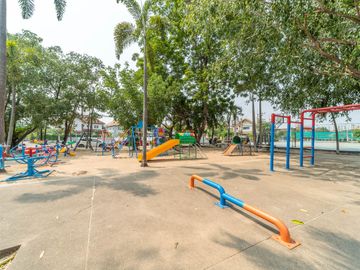 ขายบ้านเดี่ยว รีโนเวทใหม่ พื้นที่ใหญ่มาก บ้านสถาพร รังสิต - คลอง 3