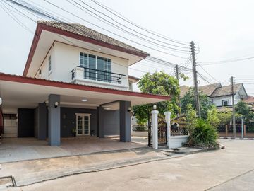 ขายบ้านเดี่ยว รีโนเวทใหม่ พื้นที่ใหญ่มาก บ้านสถาพร รังสิต - คลอง 3