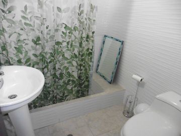 VENDO LINDA CASA REMODELADA CON DPTO INDEPENDIENTE SAN BORJA.