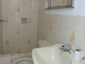 VENDO LINDA CASA REMODELADA CON DPTO INDEPENDIENTE SAN BORJA.