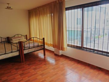 VENDO LINDA CASA REMODELADA CON DPTO INDEPENDIENTE SAN BORJA.