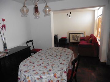 VENDO LINDA CASA REMODELADA CON DPTO INDEPENDIENTE SAN BORJA.