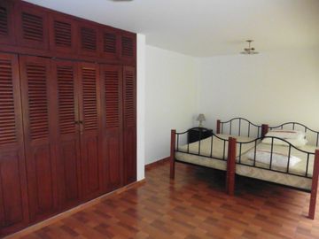 VENDO LINDA CASA REMODELADA CON DPTO INDEPENDIENTE SAN BORJA.