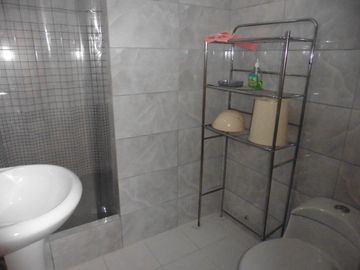 VENDO LINDA CASA REMODELADA CON DPTO INDEPENDIENTE SAN BORJA.