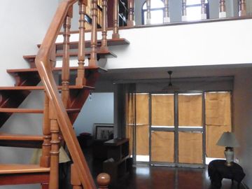 VENDO LINDA CASA REMODELADA CON DPTO INDEPENDIENTE SAN BORJA.