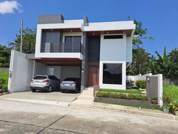 14.5m 4 Bedroom House NEAR TWIN LAKES TAGAYTAY!