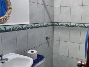 Villas Amobladas en la Paya de Tonsupa cerca al mar, en Venta, cuenta con Piscina.