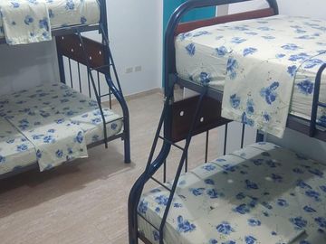 Villas Amobladas en la Paya de Tonsupa cerca al mar, en Venta, cuenta con Piscina.