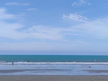 Villas Amobladas en la Paya de Tonsupa cerca al mar, en Venta, cuenta con Piscina.