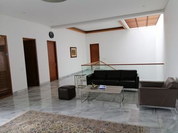 Rumah siap huni di komplek manggarai Jakarta Selatan