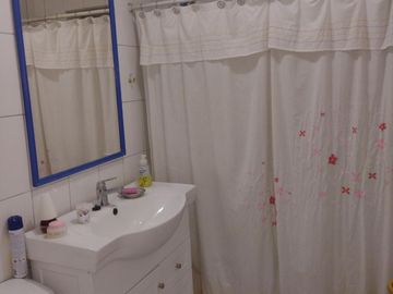 Se Vende Casa De Dos Pisos En Ciudad De Quillota UF 3,500 construidos 140.M. Dor 2 baños 2, casa esquina