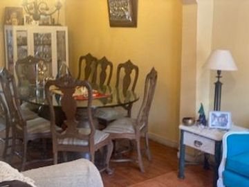 Se Vende Casa De Dos Pisos En Ciudad De Quillota UF 3,500 construidos 140.M. Dor 2 baños 2, casa esquina