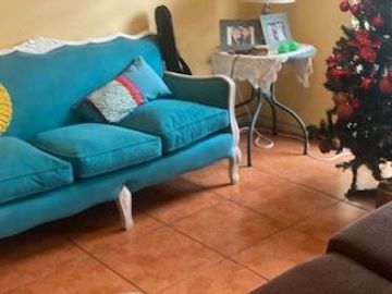 Se Vende Casa De Dos Pisos En Ciudad De Quillota UF 3,500 construidos 140.M. Dor 2 baños 2, casa esquina