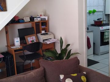 Se Vende Casa De Dos Pisos En Ciudad De Quillota UF 3,500 construidos 140.M. Dor 2 baños 2, casa esquina