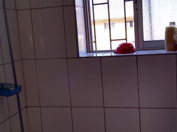 Se Vende Casa De Dos Pisos En Ciudad De Quillota UF 3,500 construidos 140.M. Dor 2 baños 2, casa esquina
