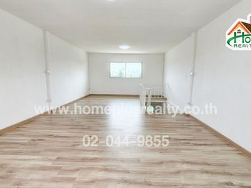ทาวน์โฮม3ชั้น ถนนสุขาภิบาล5 ซอย32แยก3 ใกล้ตลาดออเงิน (รีโนเวท)