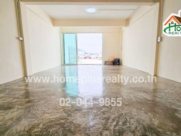 ทาวน์โฮม3ชั้น ถนนสุขาภิบาล5 ซอย32แยก3 ใกล้ตลาดออเงิน (รีโนเวท)